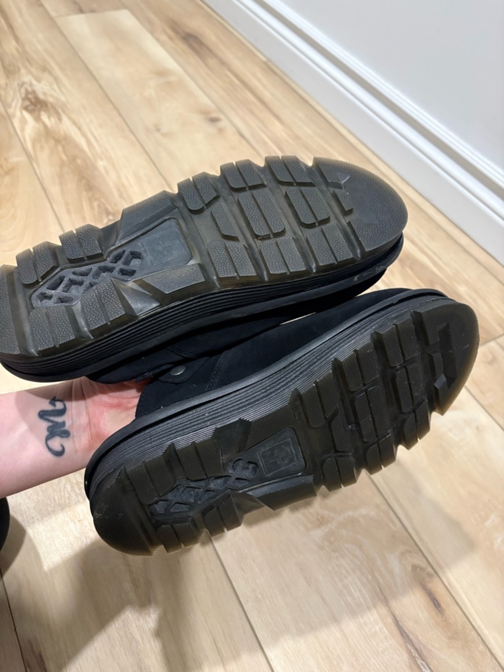 Dr. Martens Zebzag Suede Fleece-Lined Platform Mules. - Picture 7 of 9